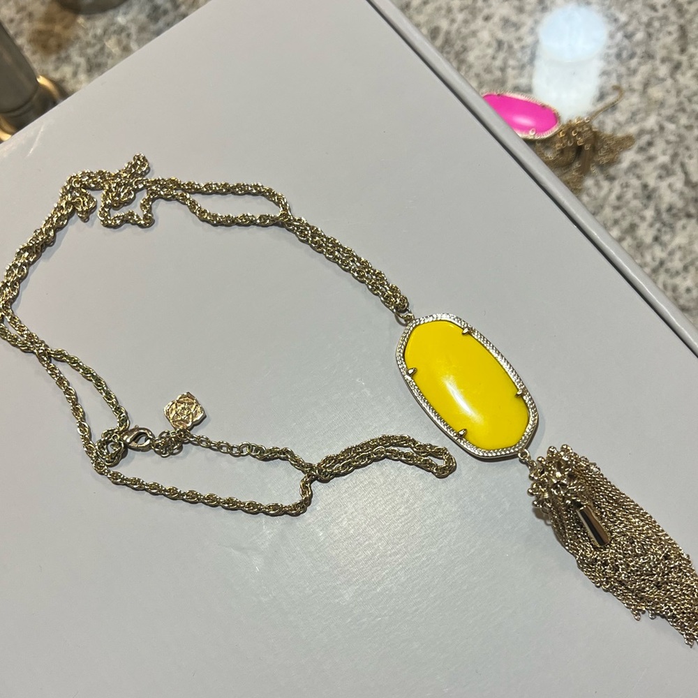 Kendra Scott Rayne Gold Necklace in Ivory Pearl